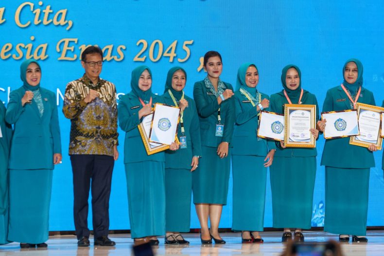 Sukses Tekan Anak Zero Dose, Ketua TP PKK Gowa Raih Penghargaan Menteri Kesehatan