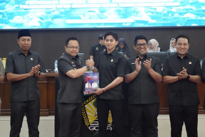 Wabup Gowa Serahkan Ranperda Pertanggungjawaban APBD 2025, DPRD Resmi Mulai Pembahasan